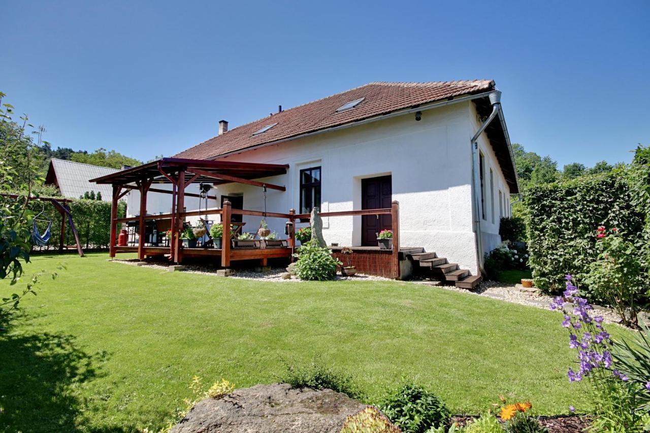 Holiday Home Kvitek Ctetin Luaran gambar