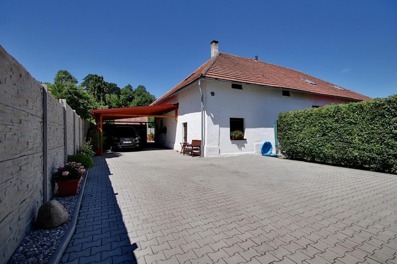 Holiday Home Kvitek Ctetin Luaran gambar